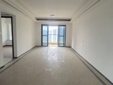 急售理想家园花园中间朝南向全新未入住大三房,中高层视野光线好