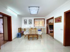 育秀实验 多层2楼 客厅带窗的3房 位置安静 有钥匙