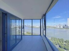 媲美尚海湾300平江景房,全新没住过人,楼下18楼就是我卖掉