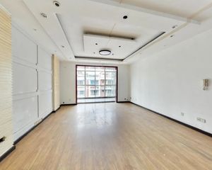 莲花新区 5室2厅 西南