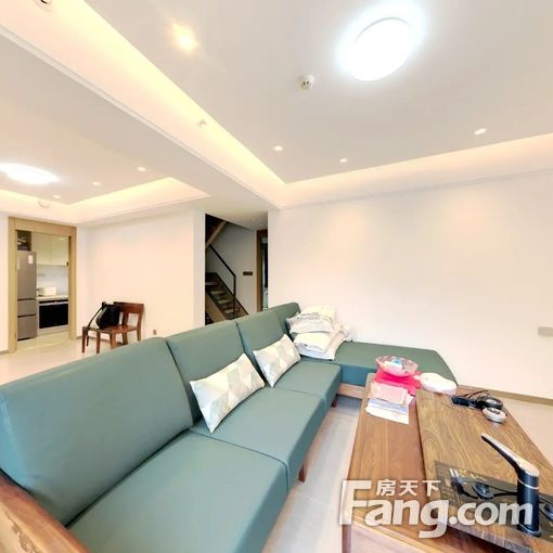 黄埔云峰原著精装四室 东南向中层 位置安静 看园林