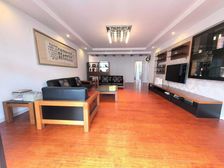 新华路市中心,大四室,豪宅微住,中间楼层,有车位