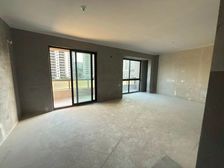 叠墅边套,纯毛坯未住过,景观楼层位置,面积7 大客厅,有车位