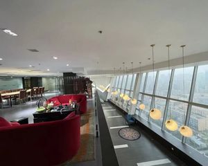 实得4000元/平、跃层精装修办公楼、天府大道、双地铁上盖