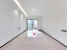 越秀建发·玺樾 4室2厅2卫 精装修 148万元
