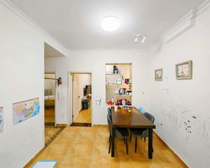 和平路新村 1楼带大院子 使用面积110平 精装修
