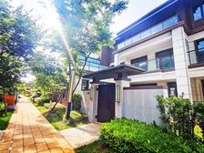 新出!滇池边,纯墅,大宅,实得600平,独门独院带花园,车位