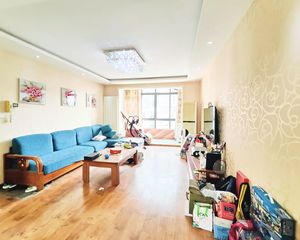 上海花园3居室低楼层,近地铁随时看房