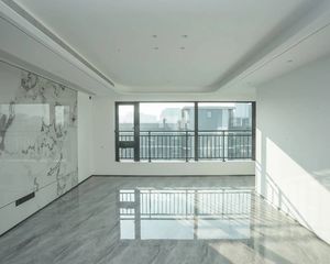 中海悦府 137平3居 南北向精装修 着急出售
