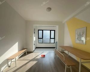 南邵地铁站旁 招商都会湾 中间楼层 精装三居室 人车分流