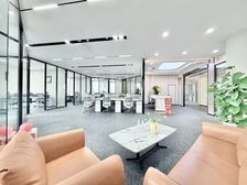 特价45含税丨电梯口+临江户型丨7隔间20工位丨双地铁
