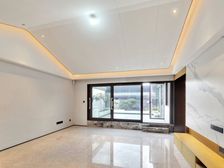 足球公园 精装顶楼带露台 业主诚心出售