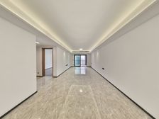 地铁口次新小区精装修领包入住三居室