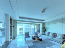 上叠别墅 位置好 带阁楼一层 餐厅挑空 户型舒适度高