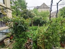 保利蔚蓝联排东边套大花园,精装保养不错,地下直通车位,送阁楼