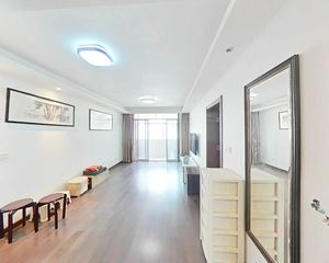 漕溪四村 62.34平2居 南向精装修 着急出售