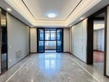虹桥正荣府 电梯景观楼层 南北通透 停车方便 商品房 小三房