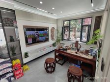 一楼带院 精装小三室 全屋定制地段 好地段