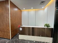 电梯口 7个隔间带办公室家具 装修漂亮 华润大夏九洲国际