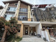 板房别墅出售 带2个车位 208平豪华装修 拎包入住视野