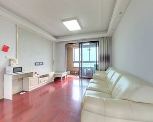 马陆地铁站3房 南北通装修保养好