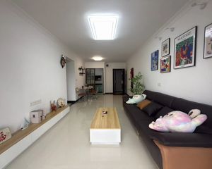 市中心保利中央公园,豪装三房,送全屋家私电,手办玩偶免费送