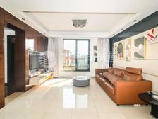 地铁口大复式!三个超大露台带车位!业主专属委托!来电即看!