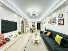 满五 临地铁 朝南 交通便利 房龄新 精装可拎包入住