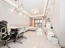 漕盈路地铁口!婚房装修30 全送!固定车位!中心花园位置!