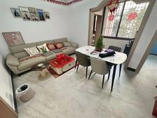 三轨交汇处!繁华地段!婚房装修经典三房!全明户型,带固定车位