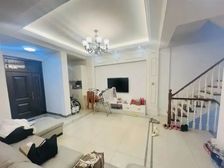 品质万科 联排别墅 送带阁楼 带双车位 使用面积400平