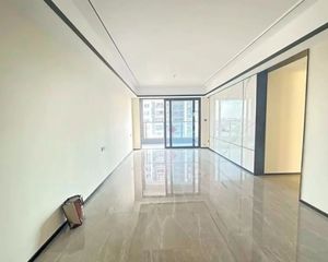 珠江铂世湾 全新未住,270笋片地铁口,次新房 免 车位