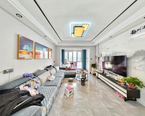 业主自住装修,,2022年小区,环境不错