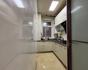 中心医院北直隶尚都南北通透两居 前卫里十三中精装中层好房