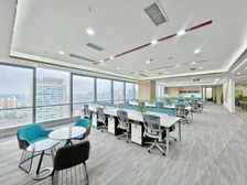 郑东绿地中心 地标 多套特价房招租 装修不等 随时可看