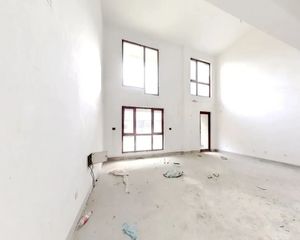 青龙湖次新别墅区 横向大面宽 南北双花院 毛坯房自由设计!