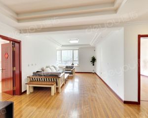 大陆馨园精装两居 崂山实验二小 一中 双南卧南厅 房东包税