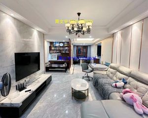 急售 中央香榭前排通透三房 精装修拎包入住 视野开阔莱电咨询