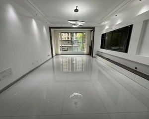 高新管委会 车位充足 正规商品房 南北通透 有电梯 双卫生间