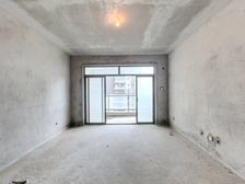 精选必看好房 带粤澳两地牌 中层南北通透 三房毛坯 少有单位
