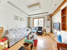 此房满五年,带个自行车库,好楼层,釆光好