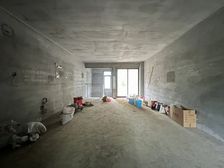 大院子双车库储藏室 正规大五房 有毛坯任意装 钥匙看房