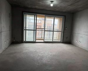 瘦西湖福苑 电梯中上层 纯新毛坯 大横厅 位置好