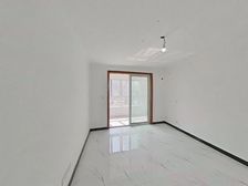 地铁50 楼龄新 出行方便 近地铁 产权清晰,好改造