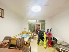 振泰小区小3房一楼带院子,产证100.87平位置好,随时看