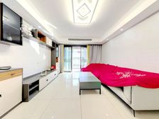 精装修 家具家电齐全,拎包入住三房双卫,好楼层