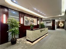 吉大!500平!豪华装修!拎包办公 电梯口单位