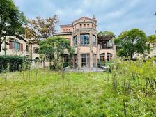 花园集中朝南占地800平大独栋,税费各付,看房有钥匙!