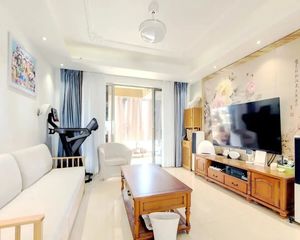 高层南向大四房,户型南北对流,装修保养新,拎包入住