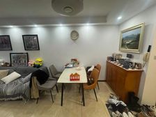 跟六中一墙之隔!精装修拎包入住楼层好 近地铁 诚心出售